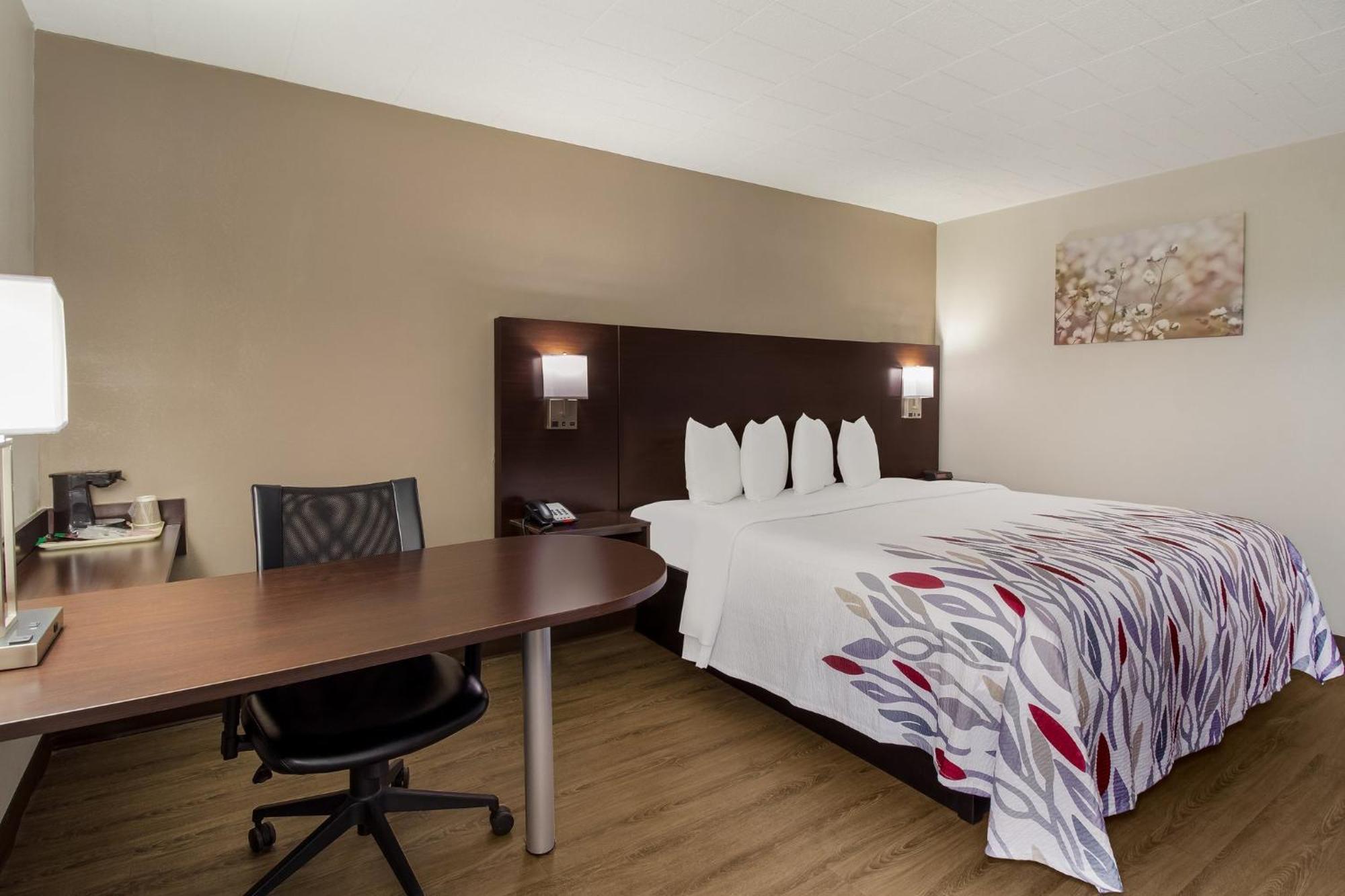 Red Roof Inn Нью-Стантон Экстерьер фото