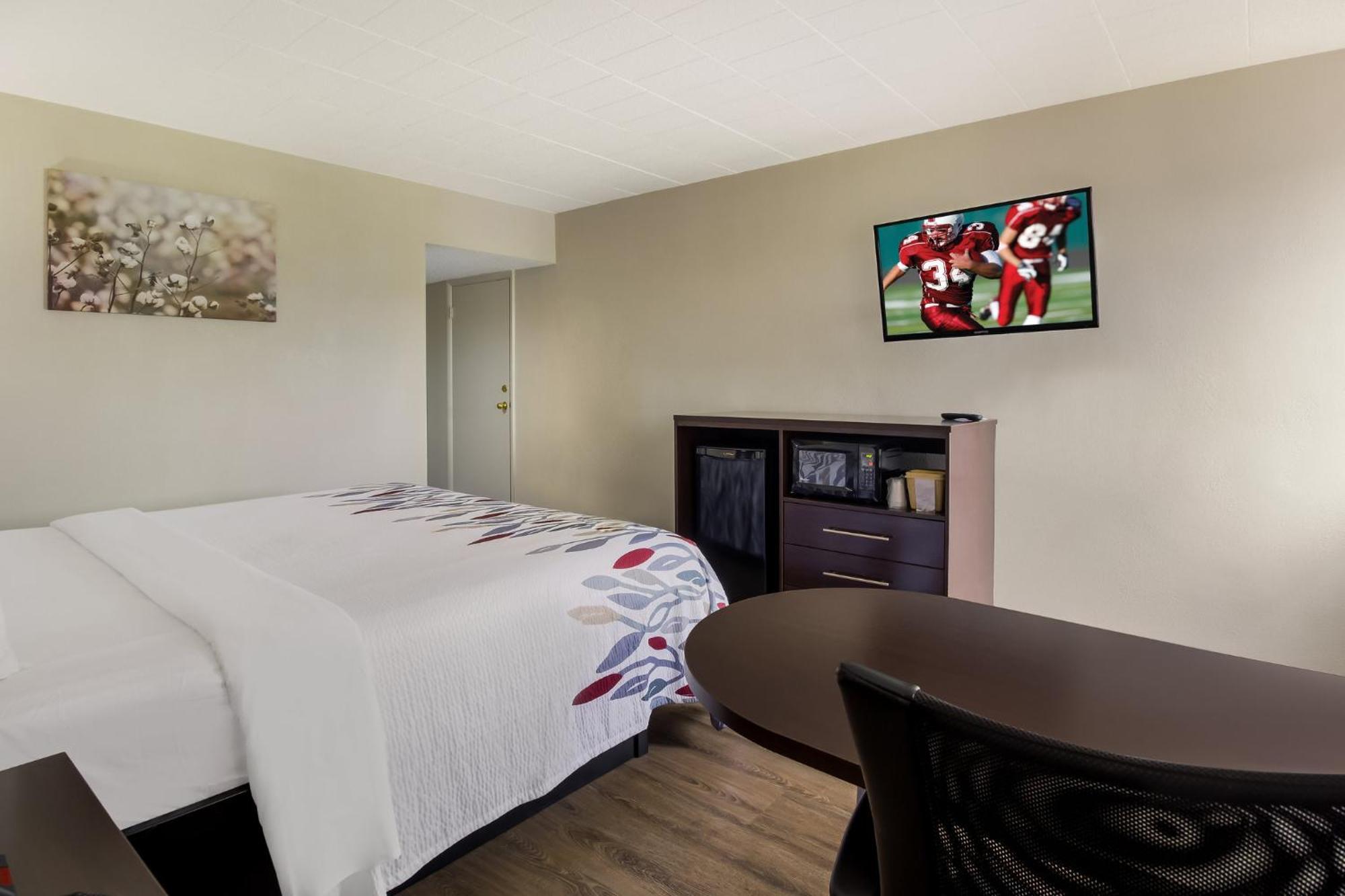 Red Roof Inn Нью-Стантон Экстерьер фото