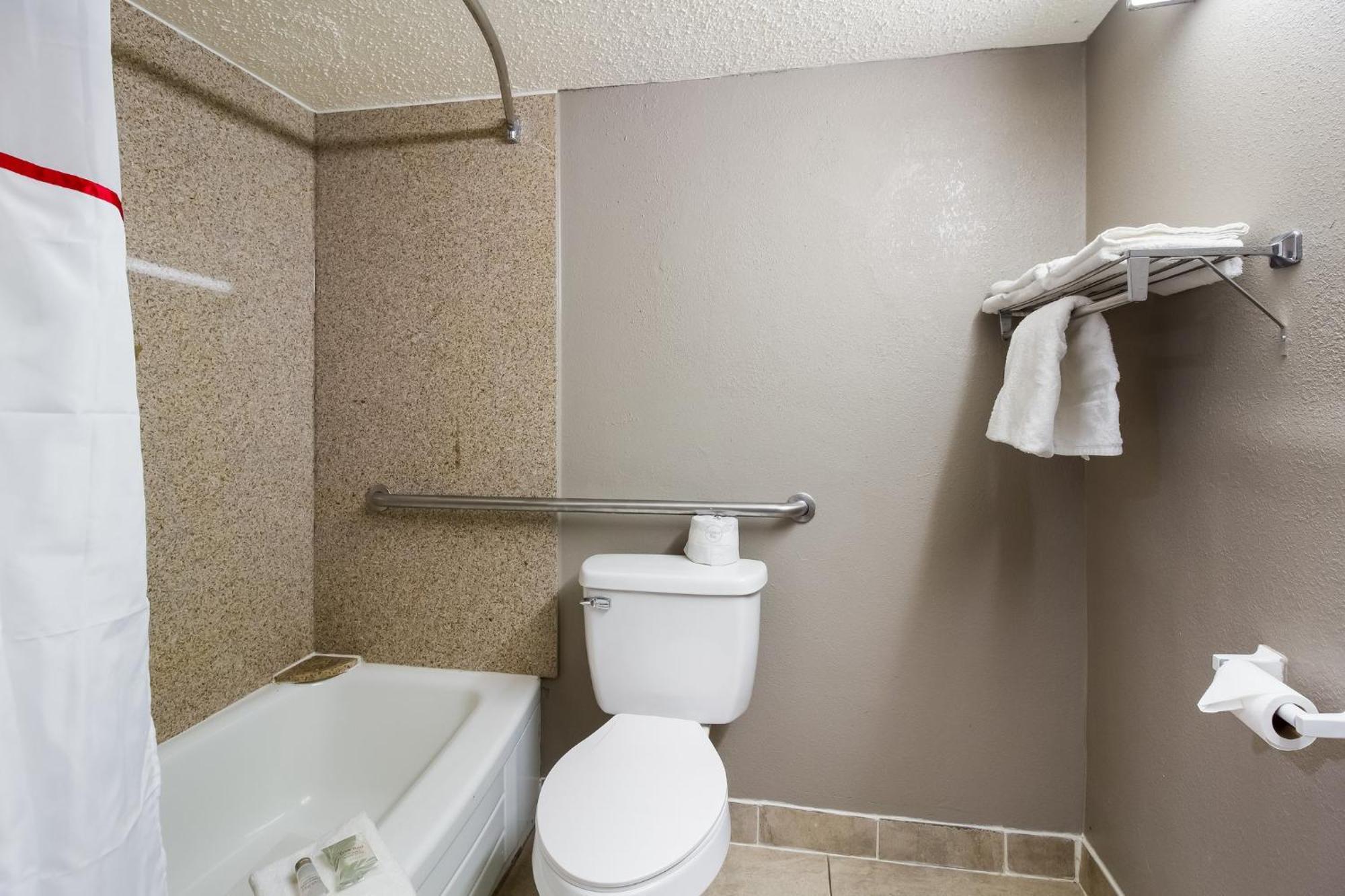 Red Roof Inn Нью-Стантон Экстерьер фото