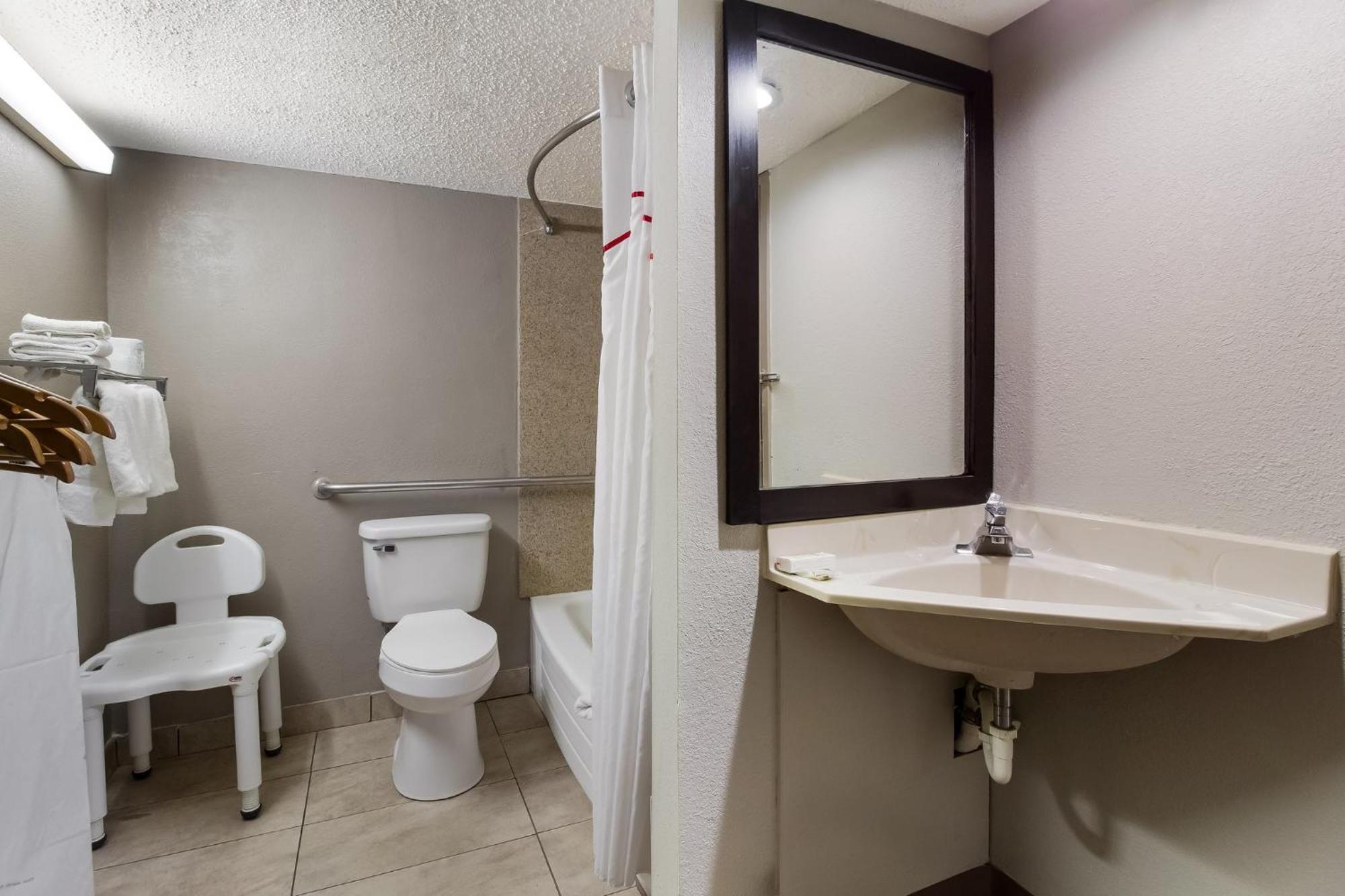 Red Roof Inn Нью-Стантон Экстерьер фото