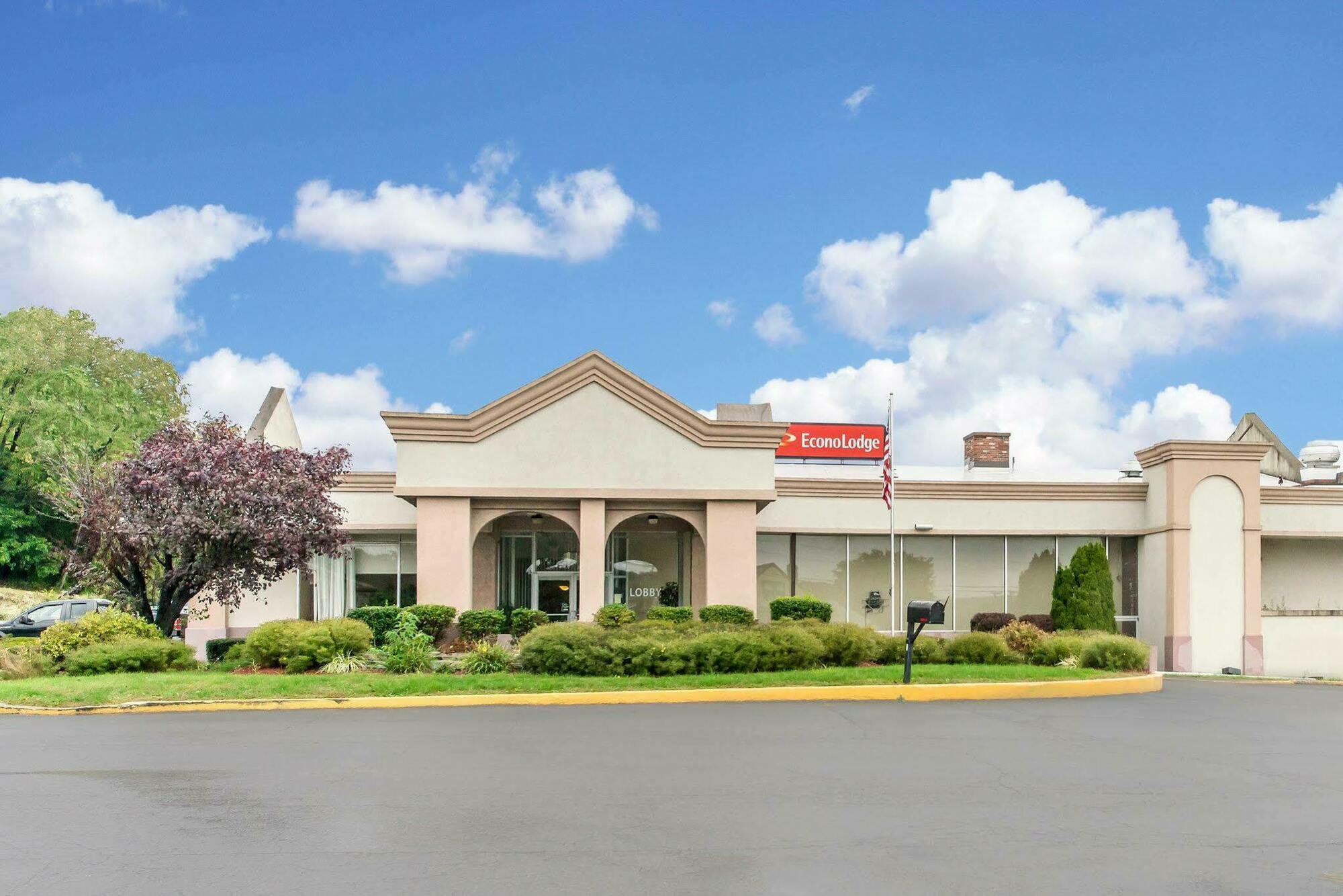 Red Roof Inn Нью-Стантон Экстерьер фото